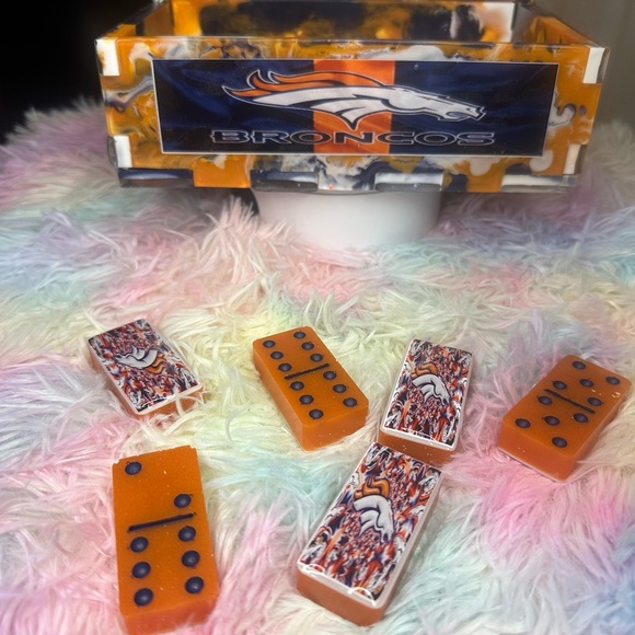 Custom Dominoes - Picture 4 of 6